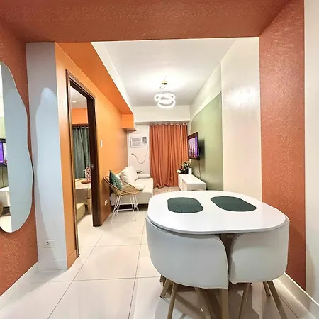 Nm 1Br Condo With Balcony At Horizons 101